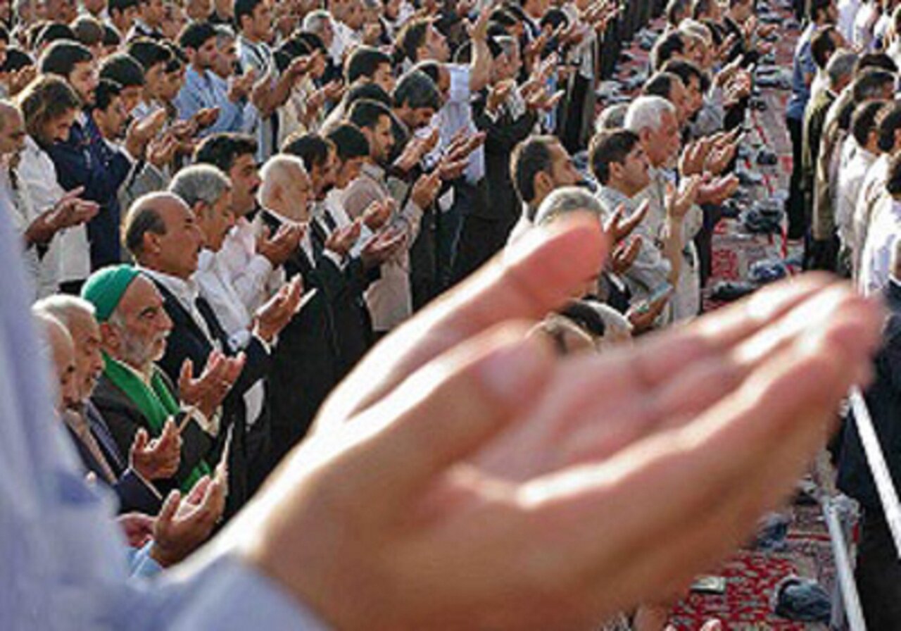 امام جمعه اصفهان: برداشت «تعطیلی حجاب» از پیام رهبری نادرست است/ ایرانی‌ها قیام کرده‌اند