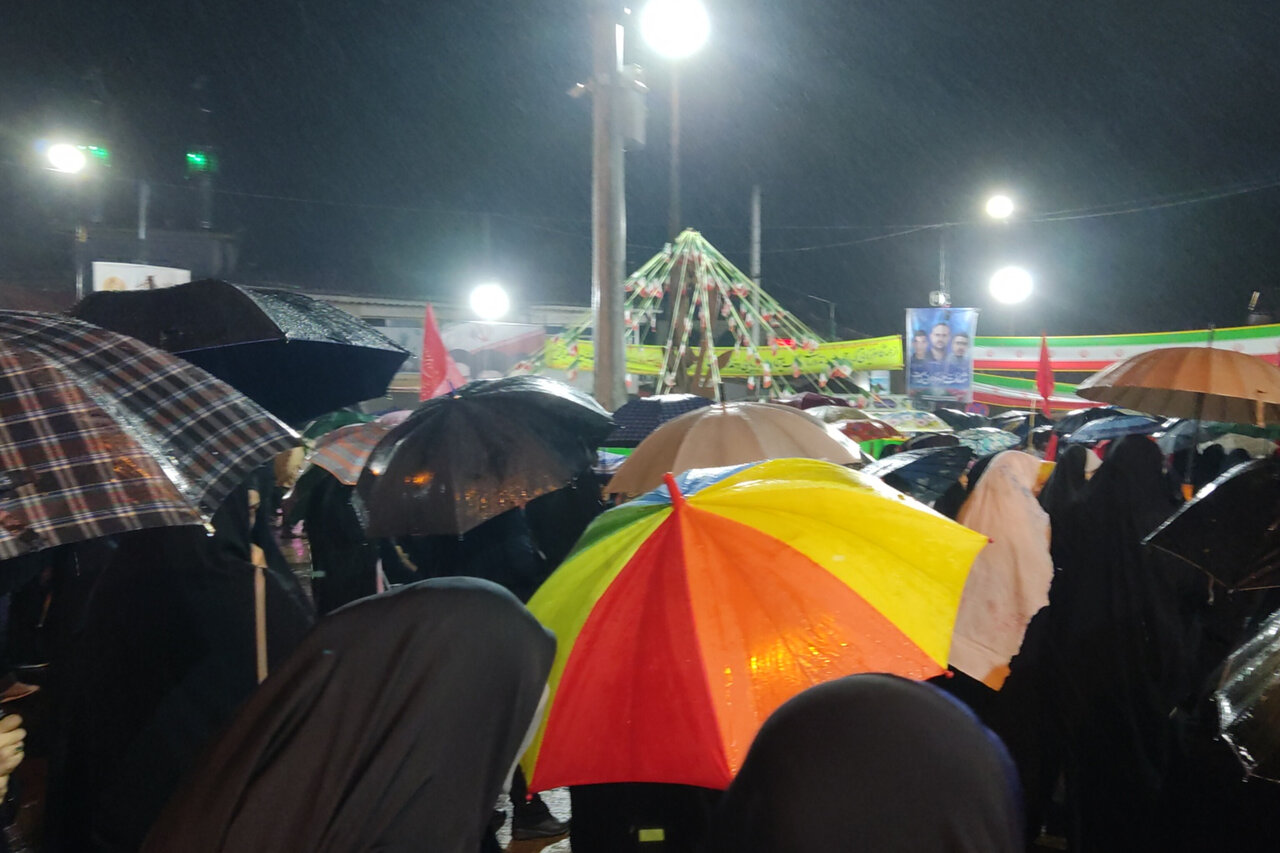 لنگرودی‌ها در شب ۱۹۲ تجمعات، زیر باران حماسه‌آفریدند