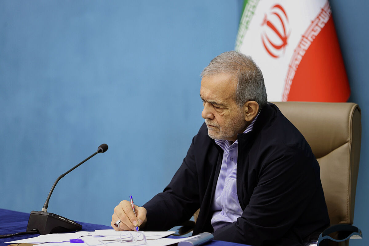 دستور رئیس‌جمهور برای رسیدگی فوری به انفجار تانکر سوخت در محور سنندج-همدان