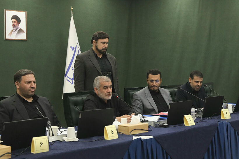 تصویب دو فوریت استفساریه درباره قیمت عرضه قیر رایگان در مجلس
