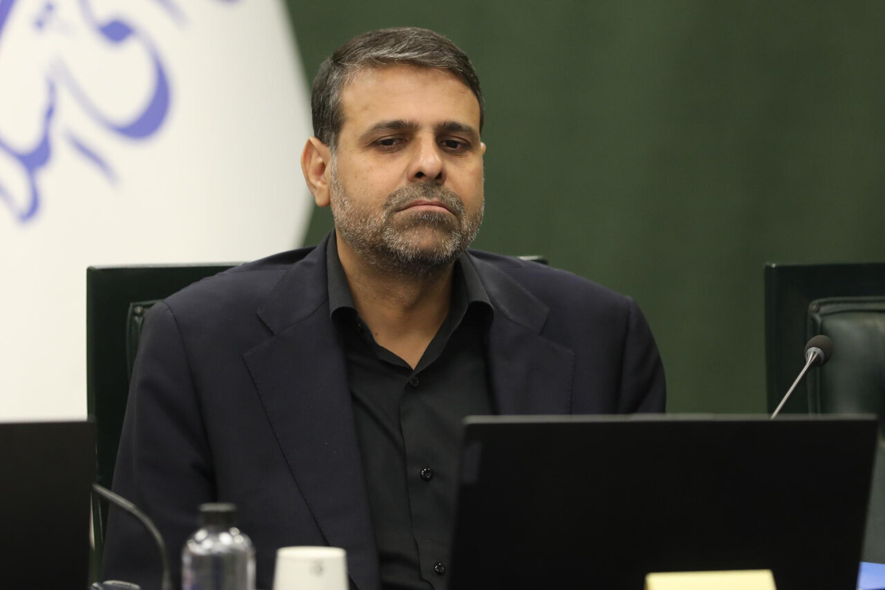 نادری: واکنش به محدودیت حریم هوایی باید قاطع و فوری باشد