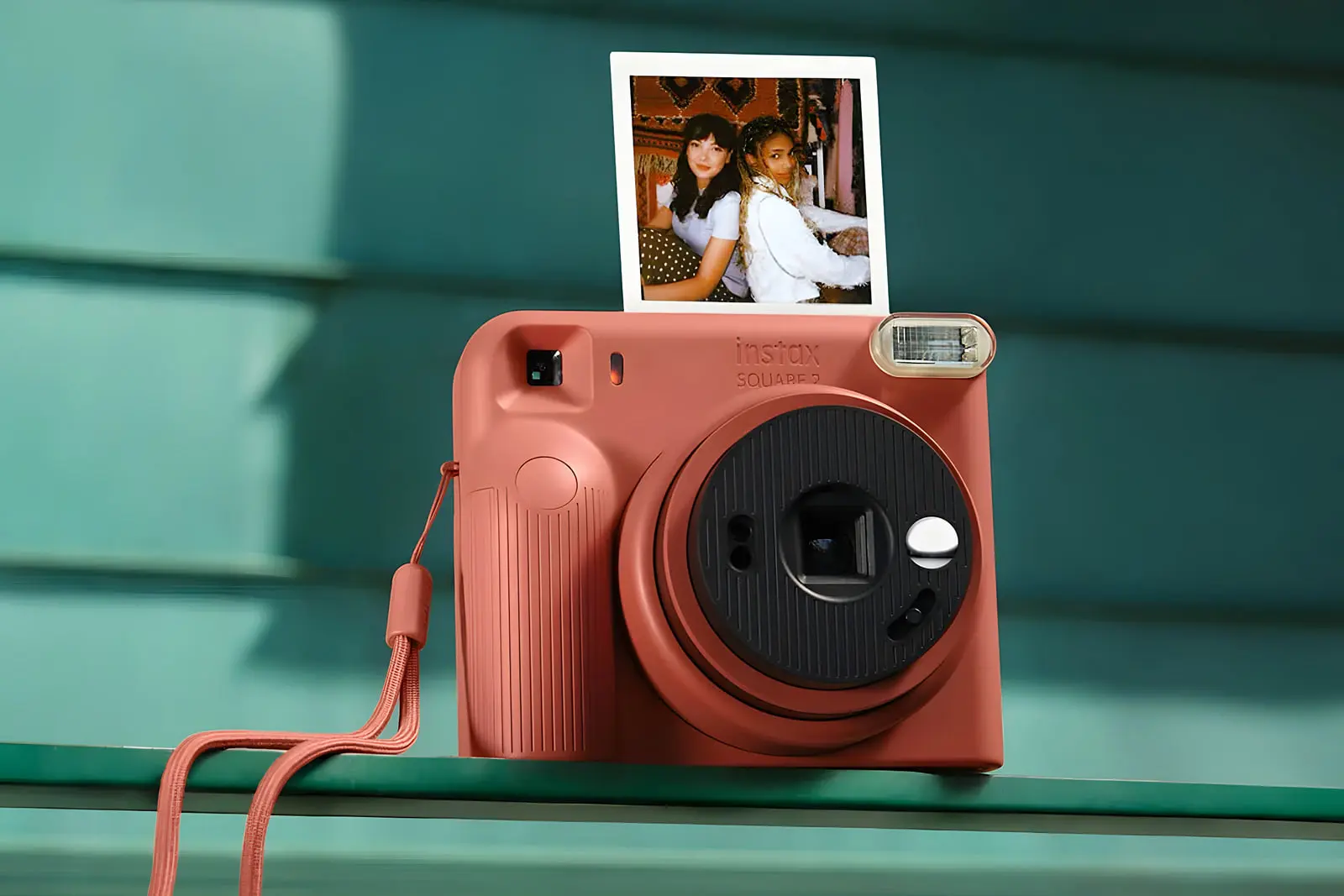 رونمایی فوجی‌فیلم از دوربین چاپ سریع Instax Square 2 با طراحی جدید